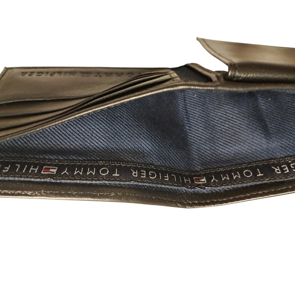 2005 Tommy Hilfiger Black Leather Bi Fold Wallet Passcase & Valet in Box - Picture 8 of 11